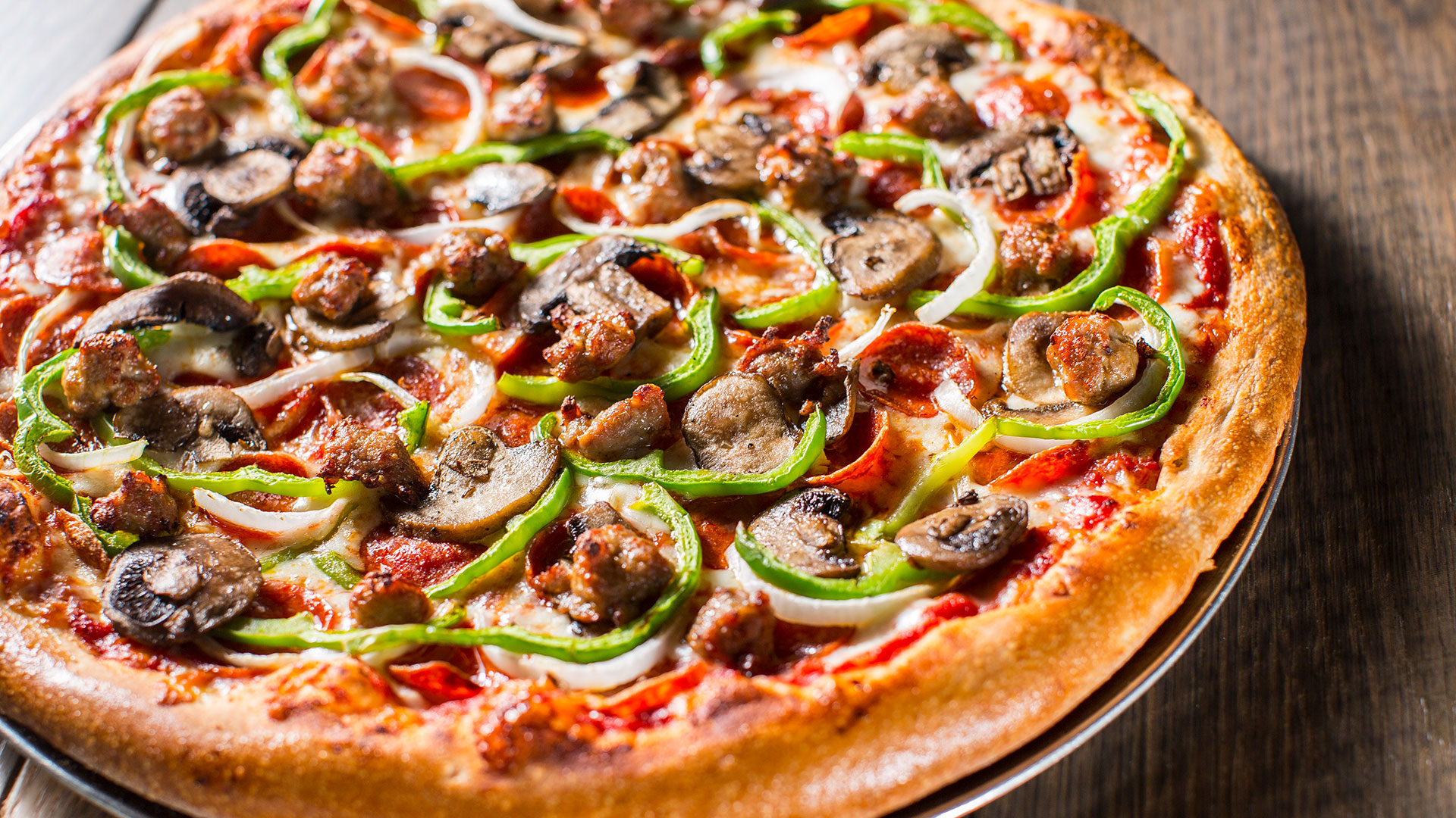 Wood-fired pizza oven